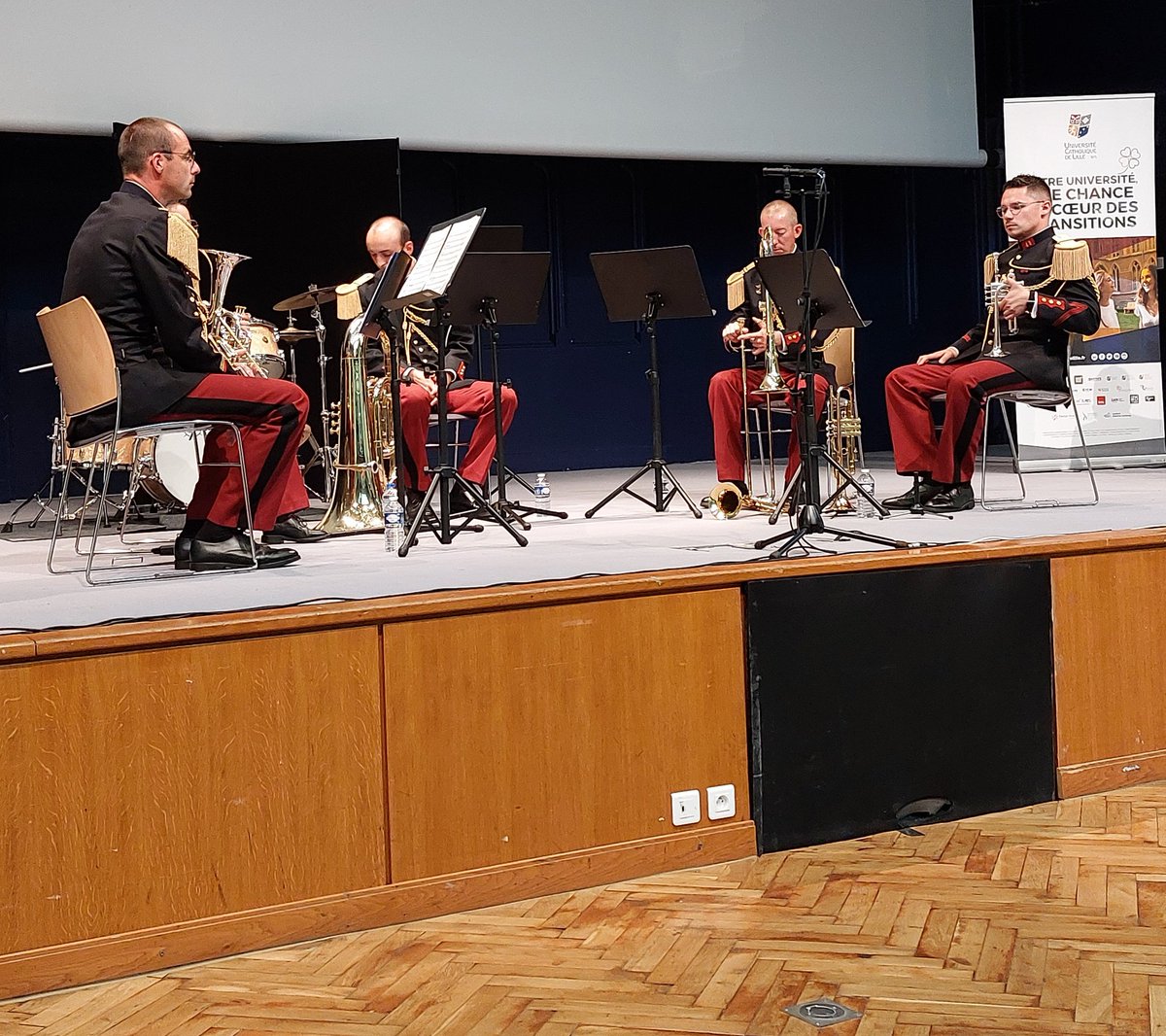 ANOPEX1's tweet image. Magnifique concert de solidarité #AvecNosBlessés  organisé par le @Commandement_FT à l&apos;Université Catholique de Lille avec la Musique de l&apos;Infanterie de l&apos;@armeedeterre auquel @J2PDEF président de l&apos;#ANOPEX a eu l&apos;honneur de participer.