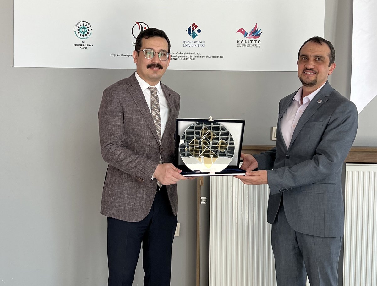 kalitto_hku's tweet photo. Konuk ettiğimiz @KalkinmaAjansGM Gn. Md. Yrd. Ahmet ŞİMŞEK, Uzman Kadriye GÜL YEŞİLKAYA ve @ikaorgtr Gaziantep Yatırım Des. Ofisi K. Osman TOKSİN'e, girişimcilere ürün prototipleme/ticarileştirme hizmeti veren Kalyon Garaj ve Enhancer projesi hk. bilgi verdik. #EnhancerProject https://t.co/h5gMMeonHe