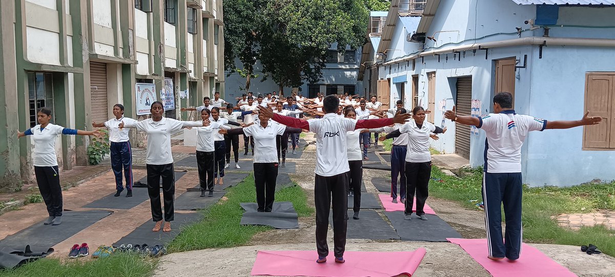 0xraxul's tweet photo. #InternationalDayofYoga celebrated in the premises of  Govt. Gariahat ITI by #NCC_CADETS

@HQ_DG_NCC_
#39_Bengal_Battalion_NCC
#ncc #NCCforYoga
#YogaForHumanity
 #YogaDay #YogaDay2022 https://t.co/Hxed0BNXBO
