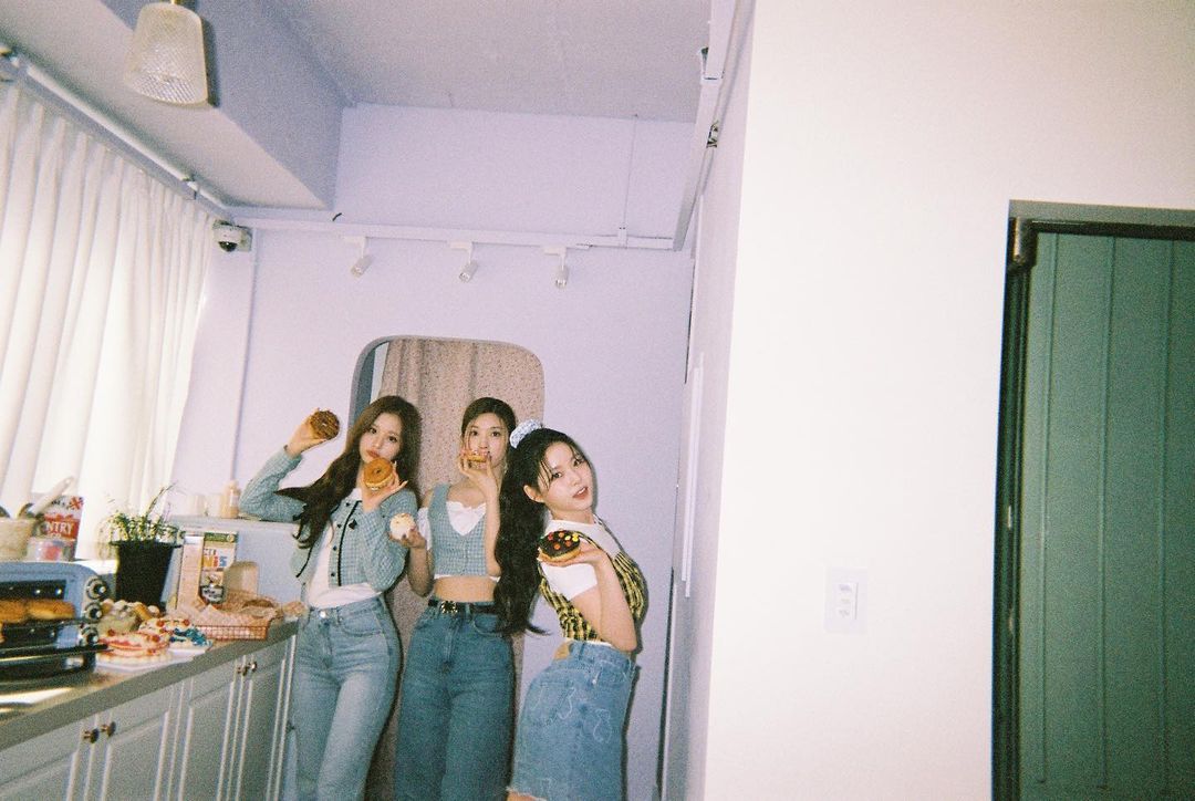 baejsfiles's tweet photo. 220621 @NMIXX_official Instagram Update 

#BAE #배이 #SULLYOON #설윤
#KYUJIN #규진 #NMIXX #엔믹스 https://t.co/gcPgFJLB5j