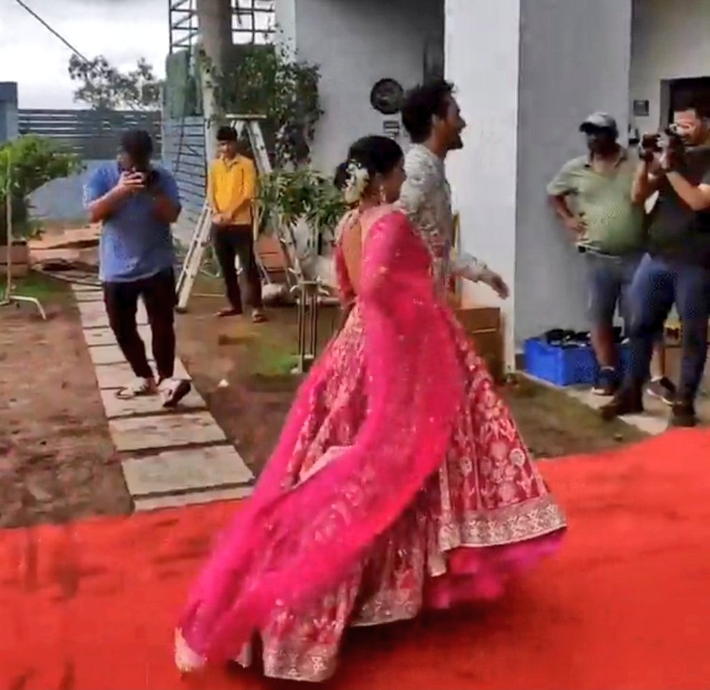 #UmarRiaz &amp; #HellyShah pair up together for upcoming project. 🥳🎊

How many are excited to see them together ??? #TeamUmarRiaz 

<a href="/realumarriaz/">Umar Riaz</a> <a href="/OfficialHelly7/">HELLY</a>