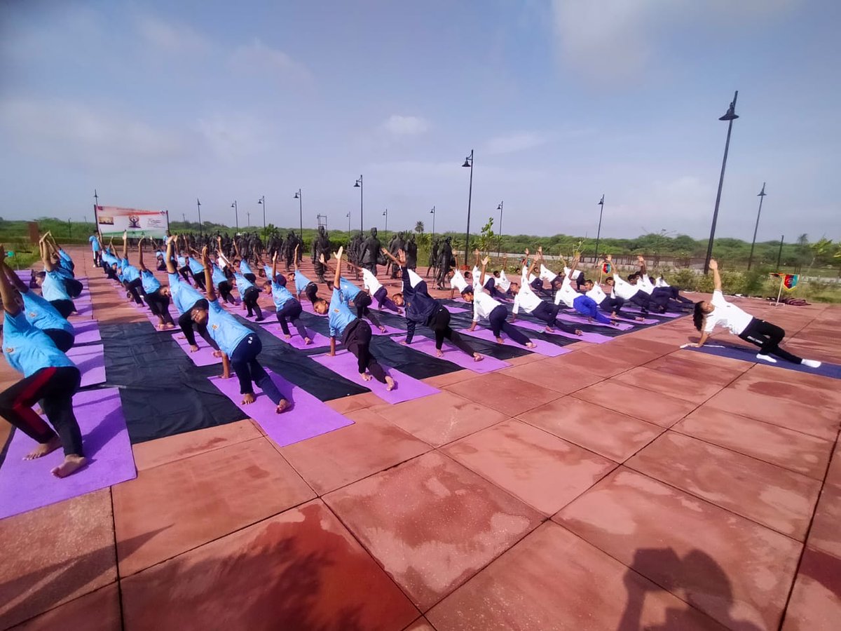 lt_ukti's tweet photo. International Yoga Day 2022 - Yoga for Humanity celebrated by   20 Gujarat BN NCC at National Salt Satyagrah Memorial,Dandi @DefencePRO_Guj @HQ_DG_NCC @NCC_Dte_Gujarat @ArvindKapoorTYG https://t.co/Z79zsqNUIe