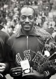#OTD #BlackHistory 1923 William H Dillard born in Cleveland. Is 1st male athlete (to date) to win Olympic Games gold in 100m sprint & 110m hurdles. 1948 London, wins gold in 100m sprint & 400m relay. 1952 Helsinki, wins gold in 110m hurdles & 400m relay.  https://t.co/Na1SX2aoTr https://t.co/oSHIFVKH4G
