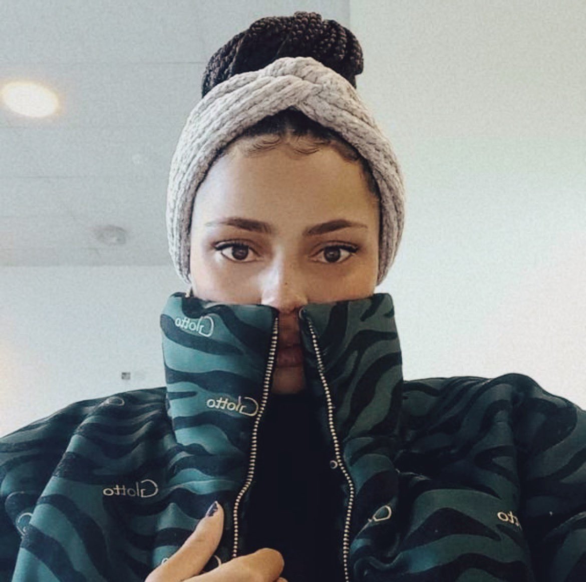 glottobrand's tweet photo. The Office is cold but your Glotto AW’21 zebra puffer got you covered 😮‍💨🤌🏾
Glotto Gid Zinedine in her forest green version.
Shop yours for only P850/P1000

#glottoglow https://t.co/gOktdAM9mb
