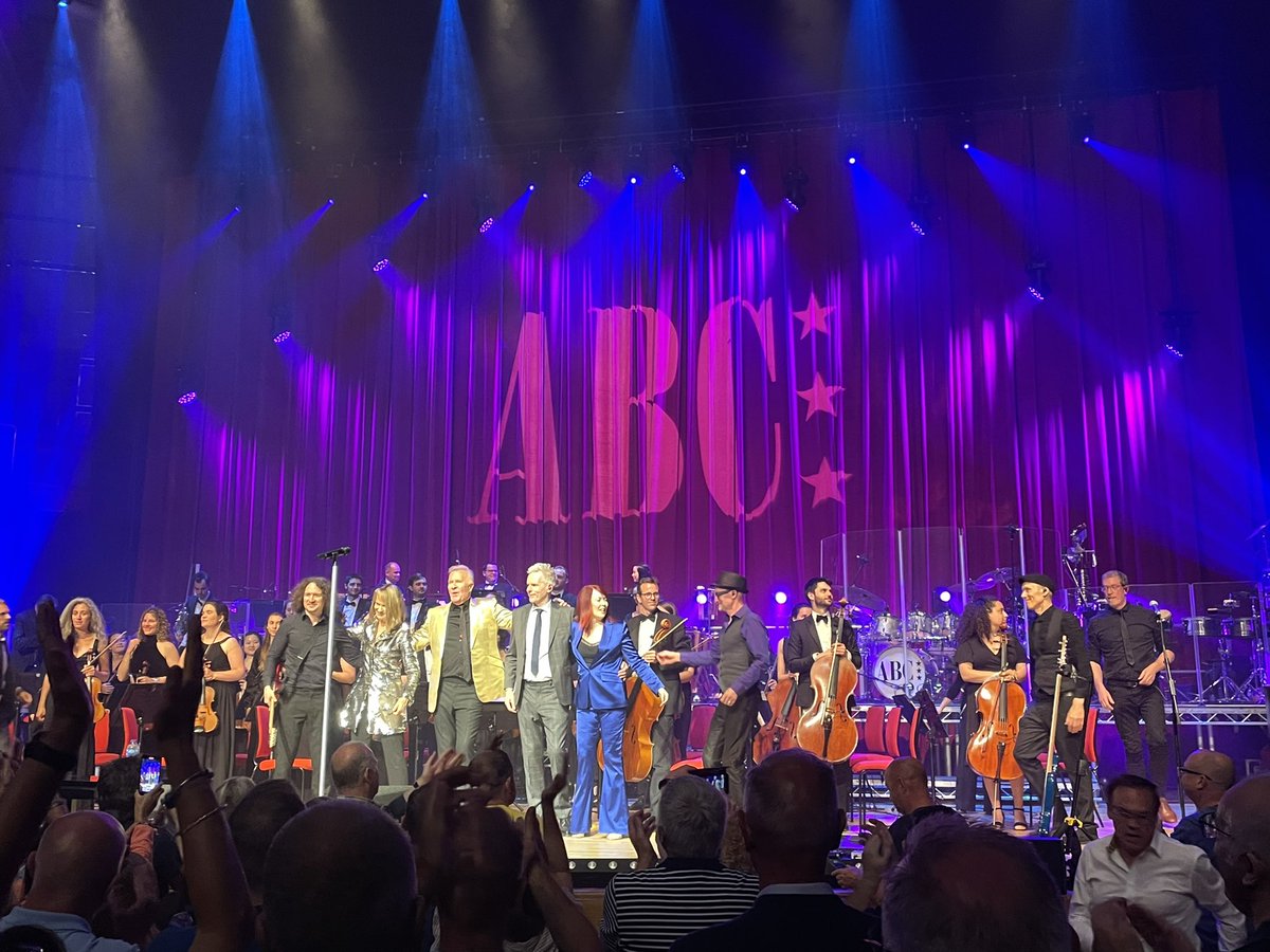 Ros_Thomas's tweet photo. @ABCFRY @annedudleymusic absolutely wonderful show last night at the stunning @BMusic_Ltd ! Thank you all so much for a magical evening - loved Part 1 so much and despite Lexicon being 40 years old - it was as fresh as a daisy - just like me this morning 😂 x https://t.co/3aDcMnhWkF