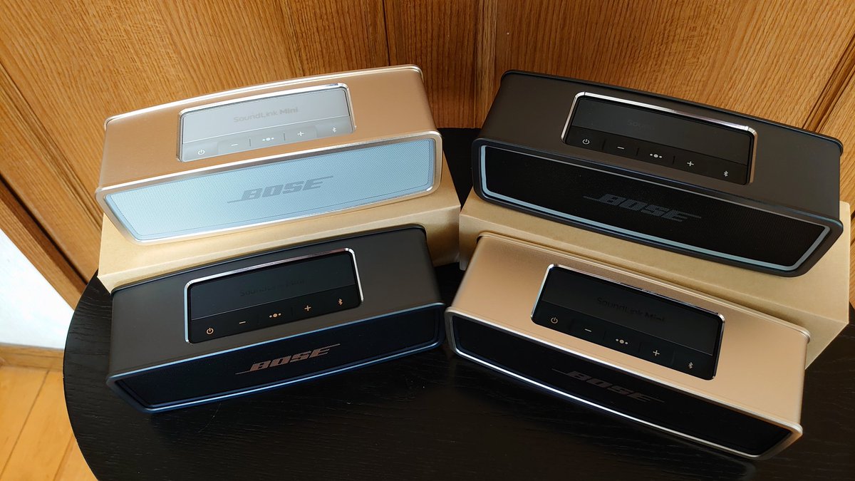KIYOYOkiyoyo's tweet photo. BOSE Soundlink Mini2用アルミ製カバー、手こずったけど装着。
…微妙。
金を取り付けたシルバーが偽物の中華坊主に見えてしまう。
黒はまだマシ。
価格と取り付けやすさを考えたらシリコンカバーが無難な選択ですね。
#ボーズ
#BOSE
#Soundlink
#サウンドリンク
#SoundlinkMini https://t.co/Y7uCNomhGe