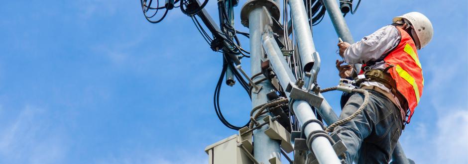 XavierPichonOBE's tweet image. Satisfied to have obtained the maximum amount of key #5G spectrum available in the auction, allowing us to provide outstanding coverage and capacity for future #5G services #OrangeAdvancedTech #OrangeAhead #TheFutureIsOursToMake tinyurl.com/3f3fxu7p