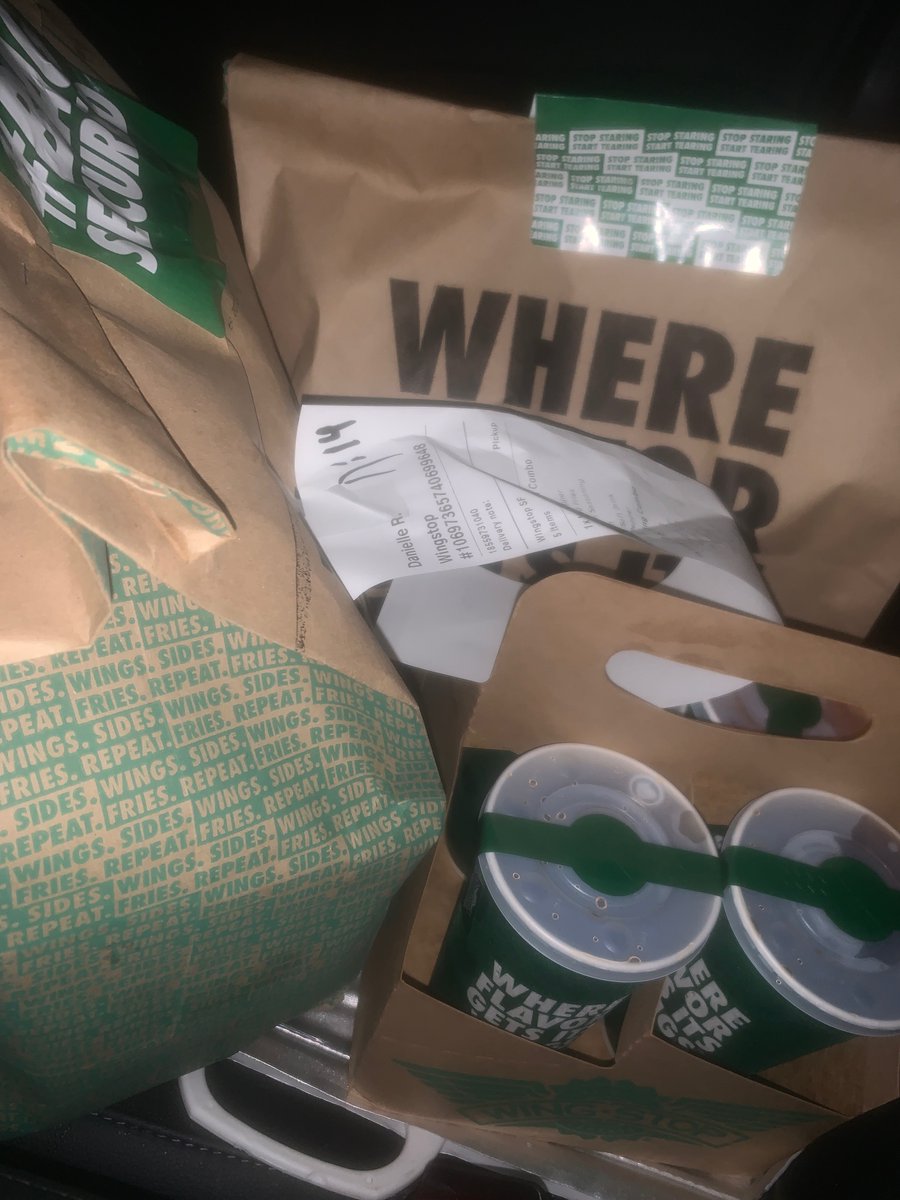 WMxetroV's tweet photo. Doordash is down rn as I’m driving , but who tryna link and fuck up 100 wings 😂 ? https://t.co/3kWa7h9qkJ