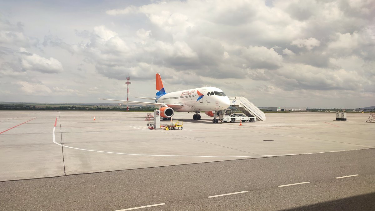 GrishinMax's tweet photo. SSJ-100 "Azimuth" in #URMM. #aviation https://t.co/VSh6Yc1Hn9