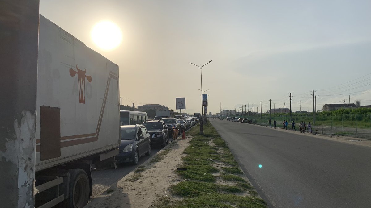 nunclud's tweet photo. Abraham Adesanya inwards ajah is on lockdown. @Gidi_Traffic @lagostraffic961 @trafficbutter https://t.co/EBr9432i1t