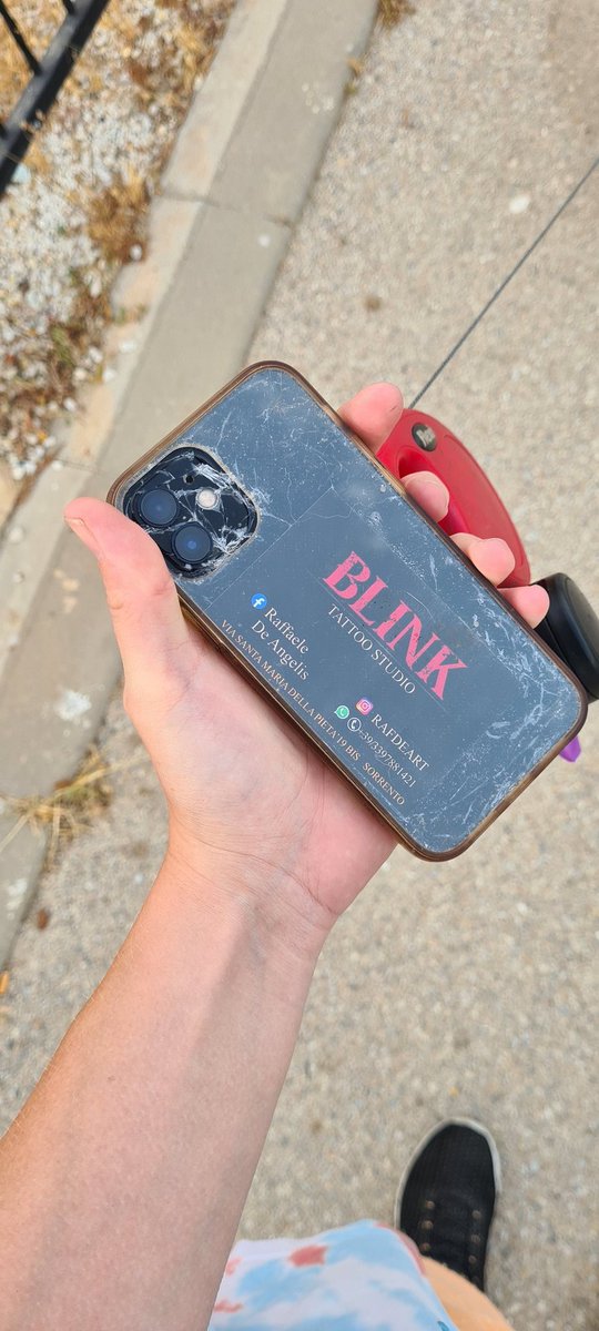 SilvyxGamer's tweet photo. Found a iPhone 11 with broken screen and iPhone headphone on the street in Spain in Orihuela Costa.
please if this your phone pls comment below
#Lostandfound #Spain #lostiPhone #España #Perdido https://t.co/pIYDWy3nOm