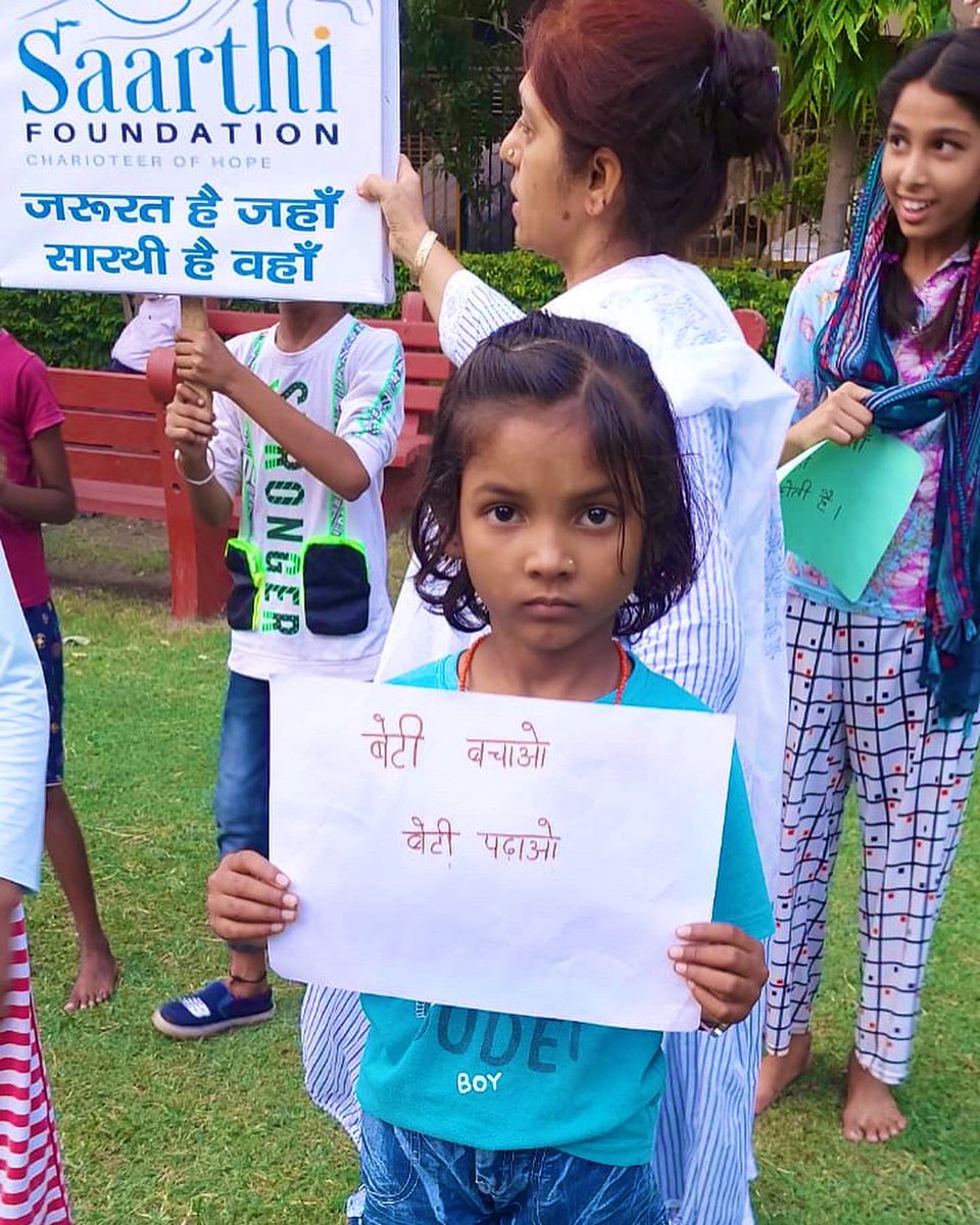 saarthik2's tweet photo. A small act to make a bigger difference, Saarthi Foundation presented a nukad natak to promote Beti Bachao, Beti Padhao, India ko age badhao. 

#betipadhaobetibachao #Saarthifoundation #k2groupindia #saarthi https://t.co/oKdvDLaCBB