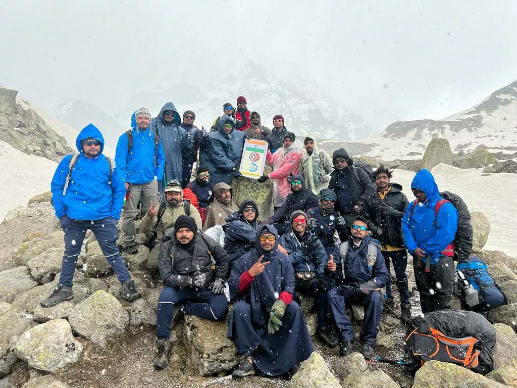 rotaract3262's tweet photo. Rotaract Club of Bhubaneswar Friends                                  
Date- 08/06/22 - 12/06/22                            
Project Name- Hampta Pass Trekking Summit 14065 feet
Projects type- Members Fitness Activity Jointly done with Kalinga Daredevils https://t.co/UYCftJ2kYb