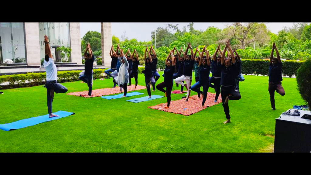 netcommlabs's tweet image. An early morning start, #Team #NetcommLabs celebrates the 8th International Yoga Day today.
Yoga, India’s most cherished cultural heritage is a gift to the world towards the global cause of health &amp;amp; wellness for all. Greetings on #InternationalDayofYoga  #YogaForHumanity