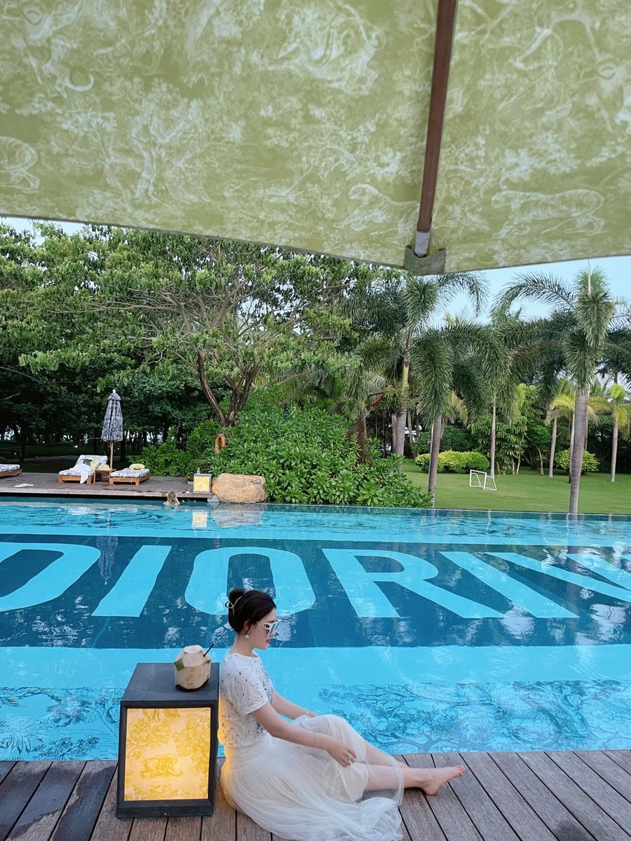 Nana08033835's tweet photo. Looking back, how was your past? Is life better now than it was before? https://t.co/v0oZnZiOjR