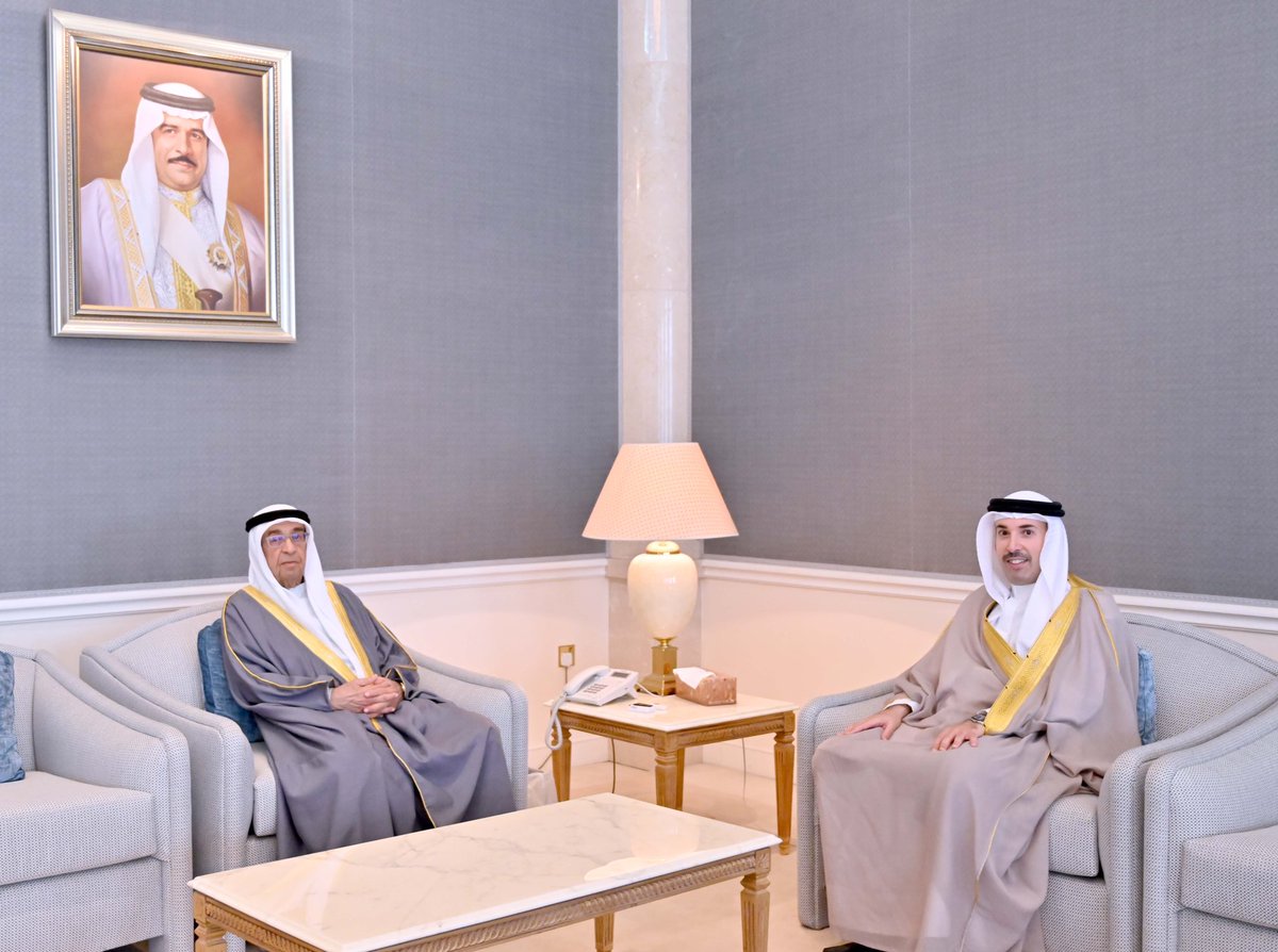 سمو الشيخ محمد بن مبارك آل خليفة يستقبل محافظ محافظة العاصمة.
#البحرين