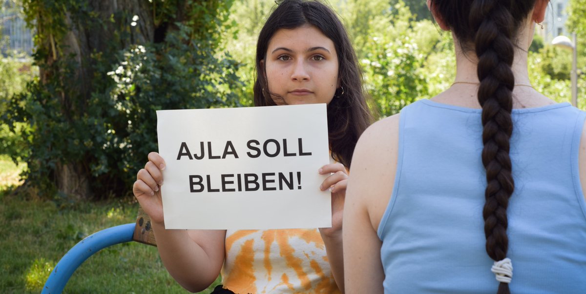 UNFASSBAR: Einer Schülerin droht nach 6 Jahren in Österreich in den kommenden Tagen die Ausweisung! Ein Jahr vor ihrer Matura!!! Bitte unterstützt unseren soeben gestarteten dringenden EIL-APPELL an den Innenminister! sosmitmensch.at/ausweisung-von…