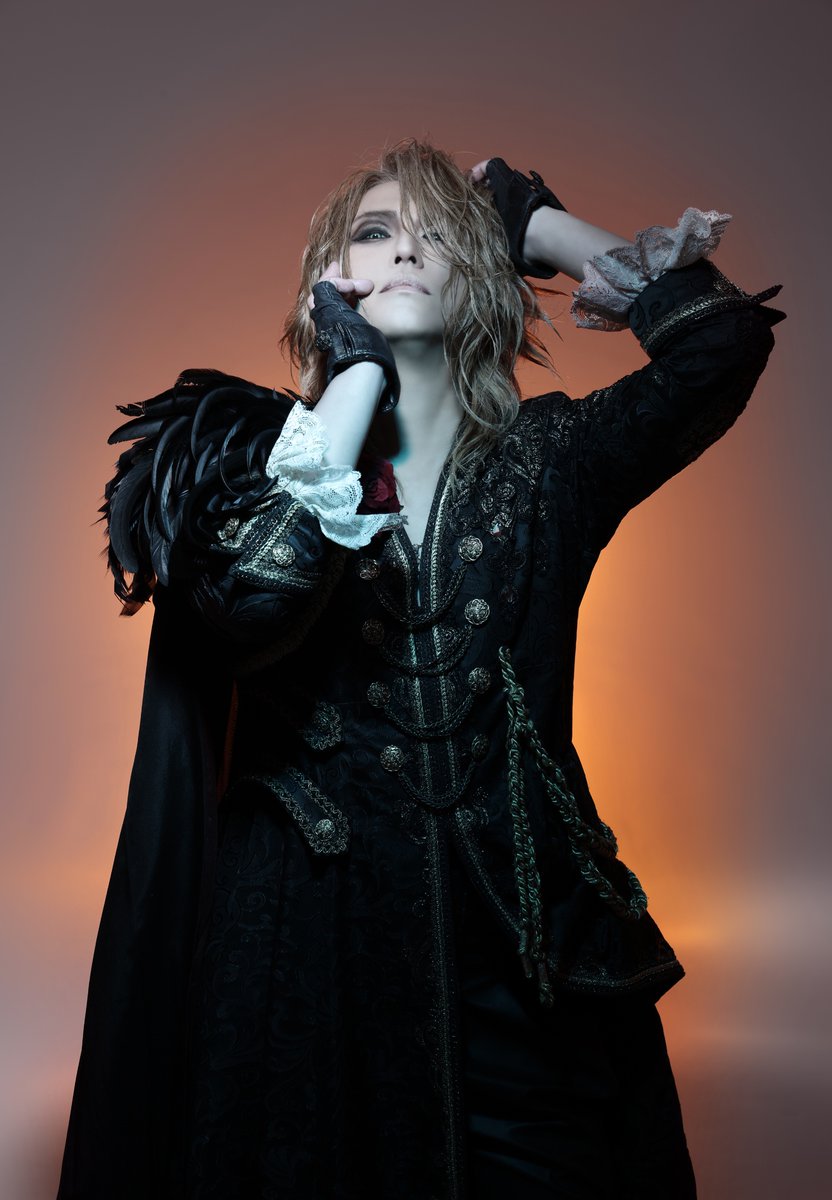 Versailles_P_Q's tweet photo. 明日6月22日(水)22時から生配信!
KAMIJO ONLINE TALK LIVE [JUNE 2022]
#Versailles #KAMIJO
遂に？？？が解禁!

🌹PREVIEW
どなたでもご視聴いただけるプレビューはコチラ
https://t.co/N2ORgFxajS

🌹JOIN
https://t.co/Dy9rPexPrS

🌹MEMBER
https://t.co/l1wRCkmdVC https://t.co/Dh3LScf43a