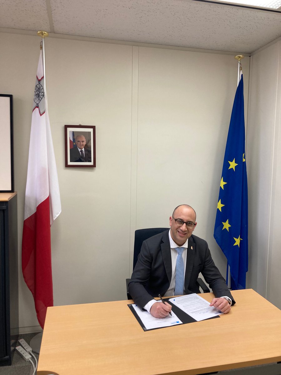 eunicjapan's tweet photo. 1/2 The Embassy of Malta @MaltainJapan just joined the EUNIC Japan Cluster. Thank you very much to Ambassador André Spiteri for sealing the deal!
マルタ共和国大使館 @MaltainJapan Japanに新規加盟しました 。アンドレ・スピテリ大使、合意いただきありがとうございます!
@EUNIC_Global https://t.co/kQSea2ykRq