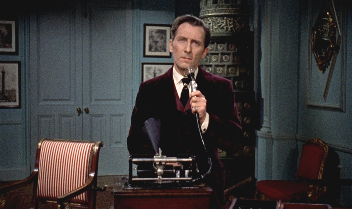 In Hammer's Dracula (1958), Van Helsing (Peter Cushing) dictates notes into a phonograph. I enjoy the film's little nods to the Bram Stoker novel; scriptwriter Jimmy Sangster did well to incorporate these.