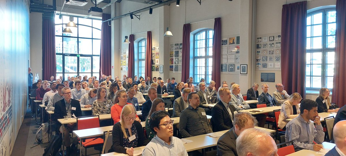TERRA_TAU's tweet photo. Pohjoismaisen rautatieseminaarin avaussessio käynnissä ja kiinnostuneita on tuvan täydeltä. #nrs2022 @TampereUni https://t.co/gtyQfmapOd