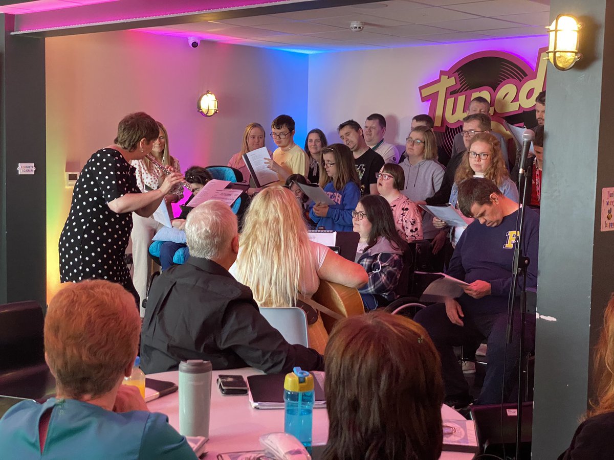 AllegriDerry's tweet photo. #EveryVoiceFestival @ Tuned In  Project. Enjoying a special afternoon of music yesterday with Tuned In Collective &amp; Doire Calgach Singers. A perfect way to start Festival Week. So much fun &amp; song in the room &amp; we loved question time to finish the session!
#connectedthroughmusic https://t.co/IC1ZOG3SCd