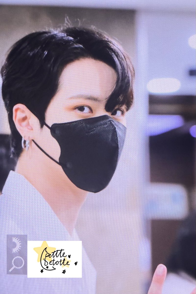 220621 퇴근
✌🏻✌🏻

#잘했동한 #김동한 #동한 
#KIMDONGHAN #위아이 #WEi