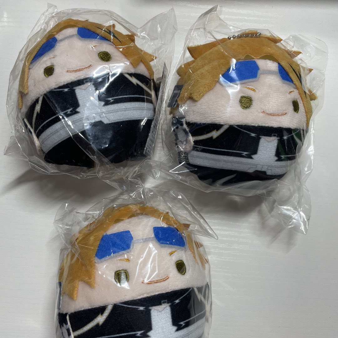 Huwaringo0629's tweet photo. 僕のヒーローアカデミア ヒロアカ 上鳴電気 もちマス ふわコロりん もちマス 讓渡

譲▶︎上鳴電気、ふわコロりん2、はぐキャラ2、もちマス1

求▶︎定価＋送料(振込) https://t.co/Bfaq9hq3Ux