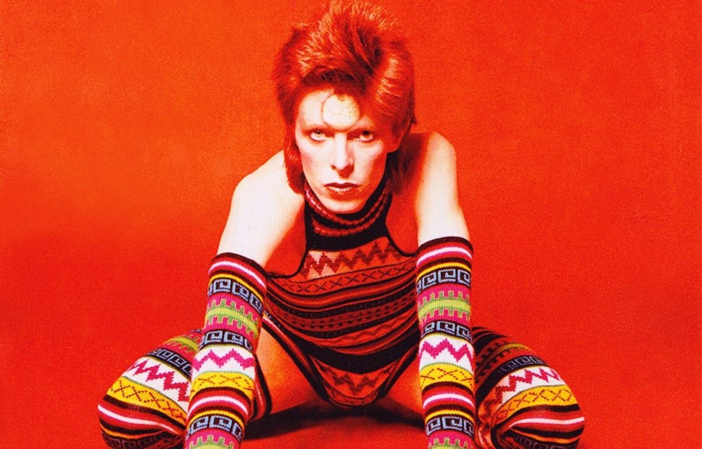 TopGusExtra's tweet image. GOLDEN YEARS
Se cumplen 50 años del álbum ‘Ziggy Stardust’ y @GusIglesiasR3 dedica dos programas al periodo clave de la carrera de DAVID BOWIE (básicamente la década de los 70), seleccionando sus 20 mejores canciones de esa época. 
Solo en @Radio3Extra

▶️rtve.es/play/audios/to…