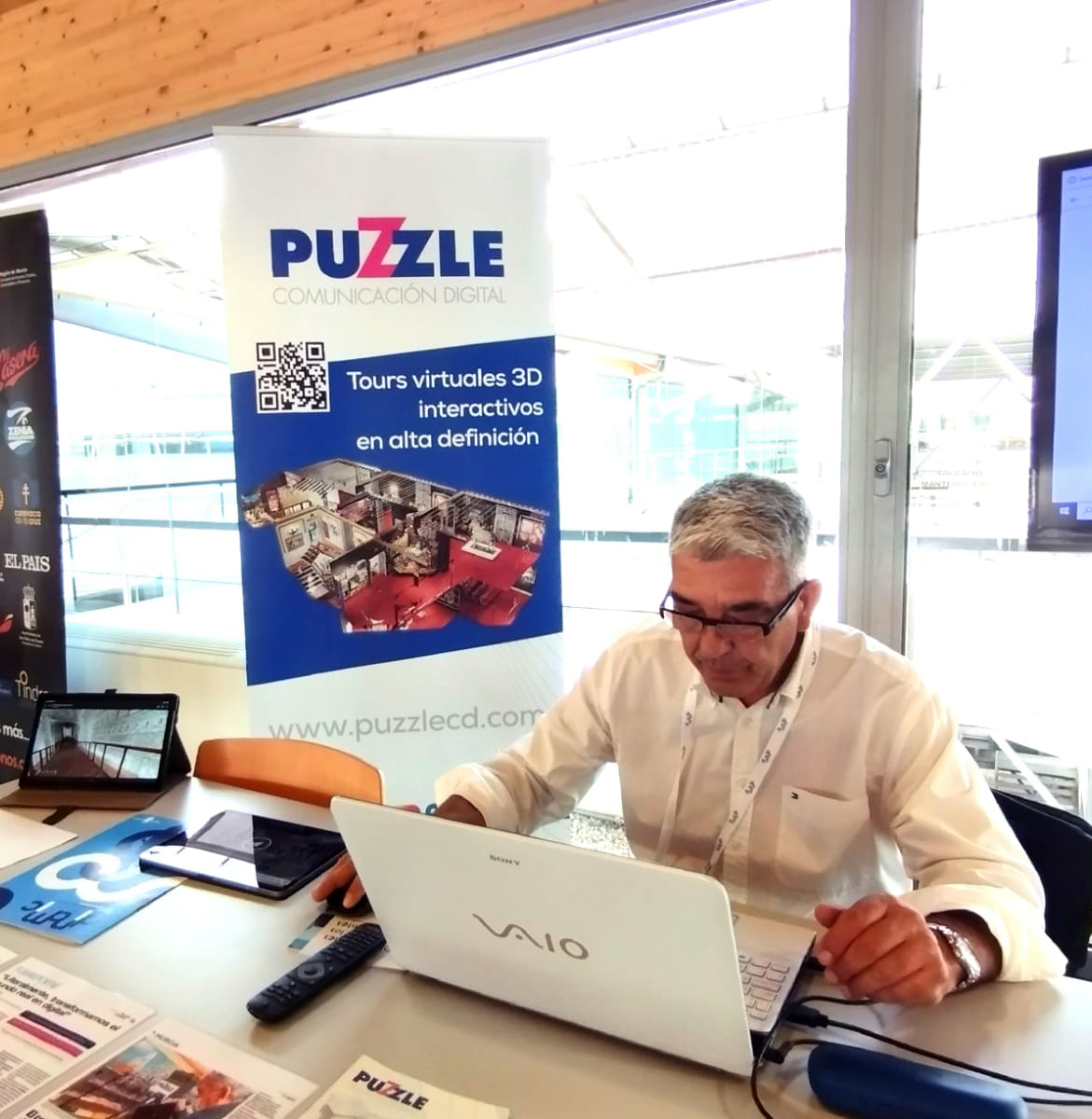 Ya estamos en #Dinamic2022 🤖🤖. 
Una feria donde mostrar los tours 👀👀virtuales 3D en alta definición 📺que estamos haciendo. 
Acércate a nuestro stand, 🗺️en la calle Real 3 (Cartagena) y podrás comprobar el uso de esta tecnología 🧐pionera en España.
👩‍💻puzzlecd.com