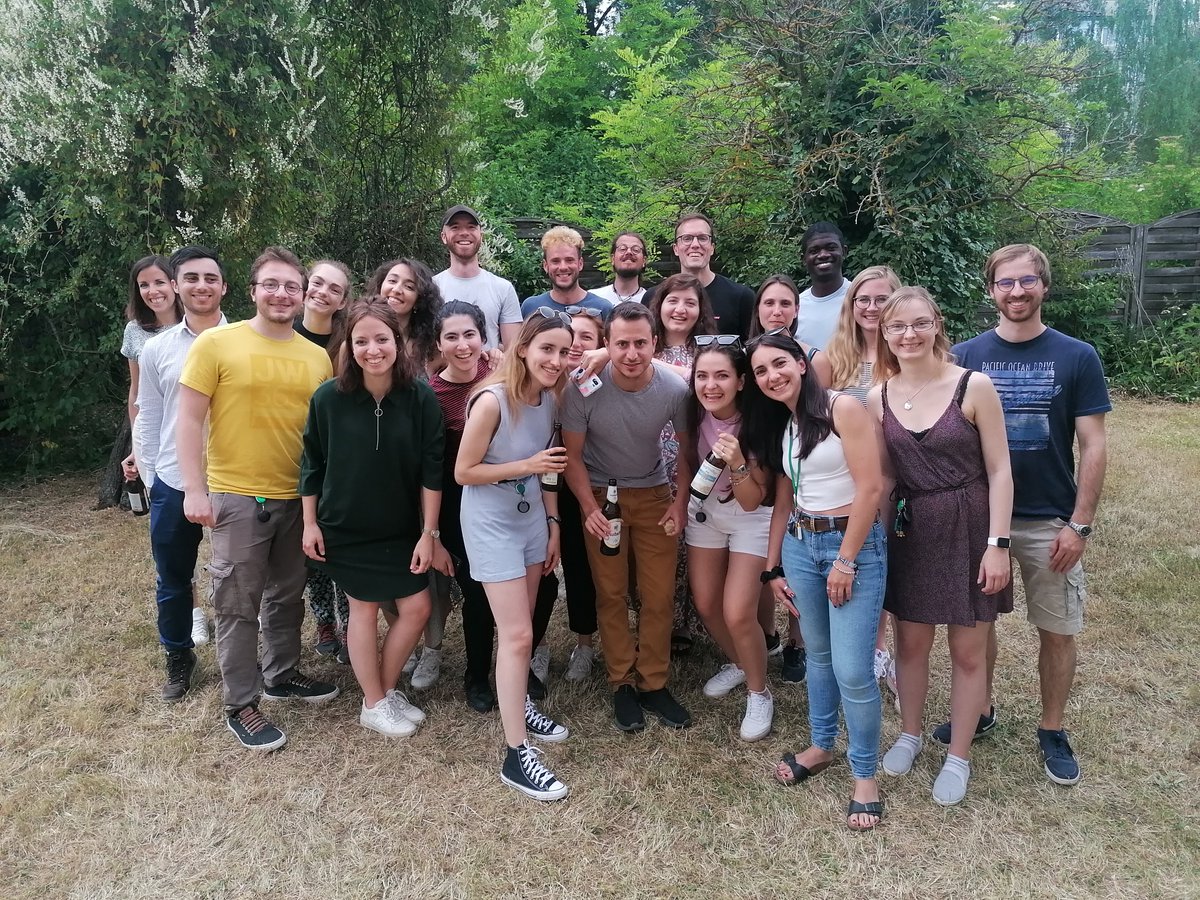 LeibnizFLI's tweet photo. Good vibrations😊🪐at the TGIF party last Friday – the first get-together in person for our PhD-students since 2020, due to the corona pandemic. Thanks for organizing👉🏽PhD representatives Francesca @Fra__bru, Justine, and Christian👏🏽. https://t.co/Zu3tZU0EgF