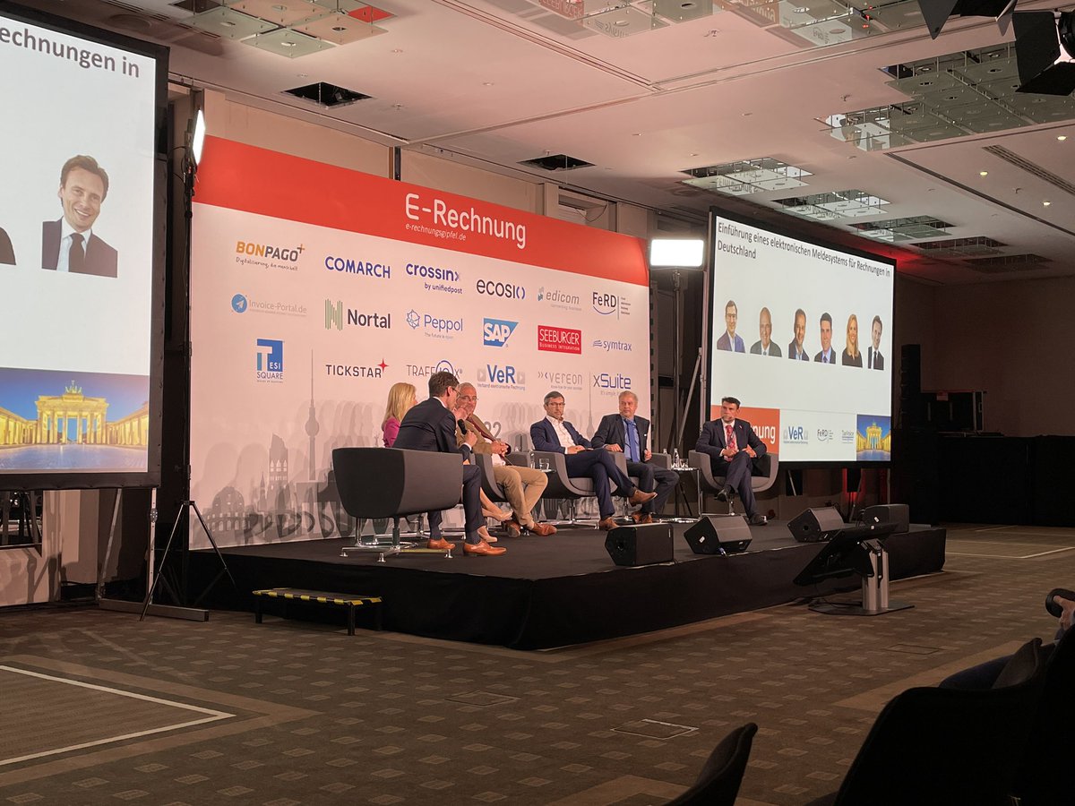 VeR_Verband's tweet image. Das 1. Podium des Tages beim #ERGI22 eröffnet zum Thema: „Meldesystem in Deutschland“. Moderiert von Stefan Groß, VeR, diskutieren Georg Geberth, IDSt, Prof. Dr. Hartmut Schwab, Bundessteuerberaterkammer, Till Mansmann, FDP, Carsten Rothbart, ZDH, &amp;amp; Dr. Monika Wünnemann, BDI.