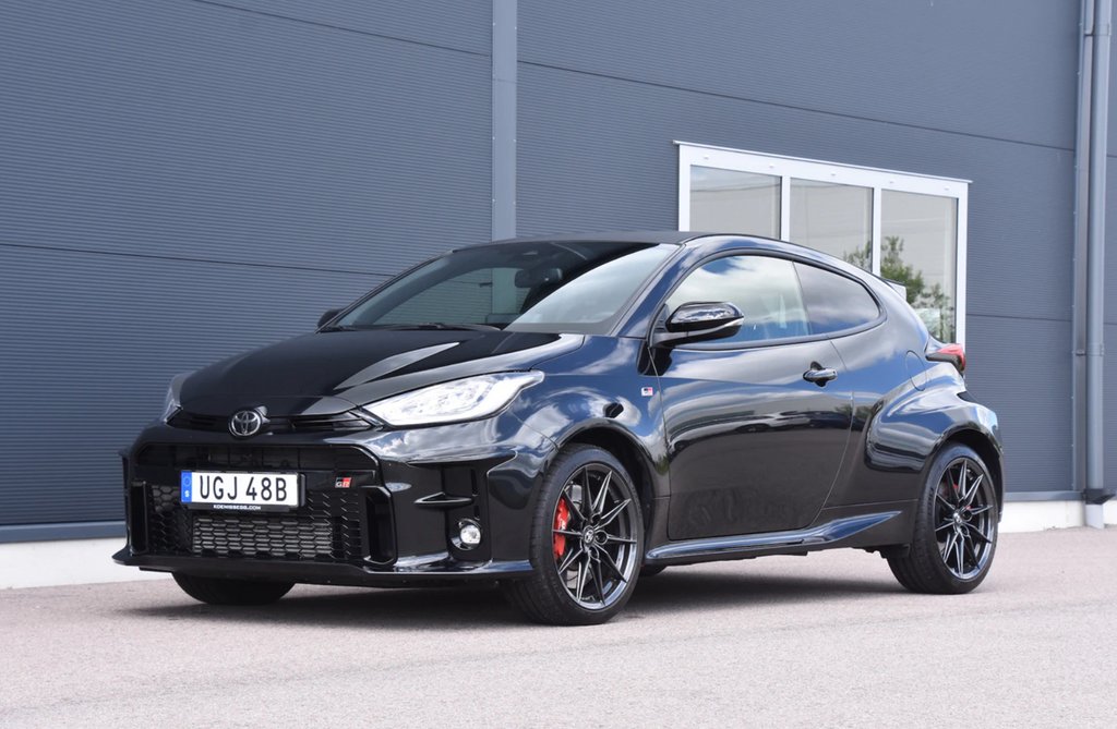 collectingcars_'s tweet photo. 🇸🇪 *LIVE AUCTION*

A well-presented example of the acclaimed modern hot hatch, featuring the sought-after Circuit Pack, which was previously owned by supercar marque founder, Christian von Koenigsegg.

Details: https://t.co/Ez40AyuCjL

#CollectingCars #Toyota https://t.co/dLvirH6ZIC