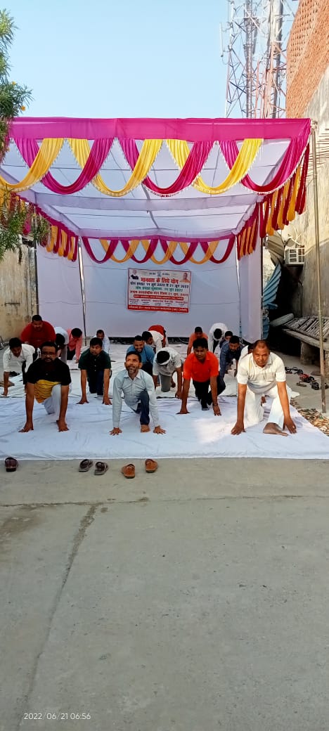SurendraFth's tweet photo. चेयरमैन कृष्णपाल मौर्य जी, ईओ आलोक कुमार वर्मा जी, सभासद संजीव सिंह जी, कातिव रजनीश गंगवार जी, ओमांश गंगवार, चित्रांश गंगवार एवं समस्त स्टाफ के साथ 
आपका सुरेन्द्र गंगवार
@CSCegov_
@moayush 
@CSCSPV_Health 
#YogaForHumanity2022
#AzadiKaAmritMahotsav 
#MyYogaMyPose 
#CSCIDY2022 https://t.co/SUKDPvvCZz