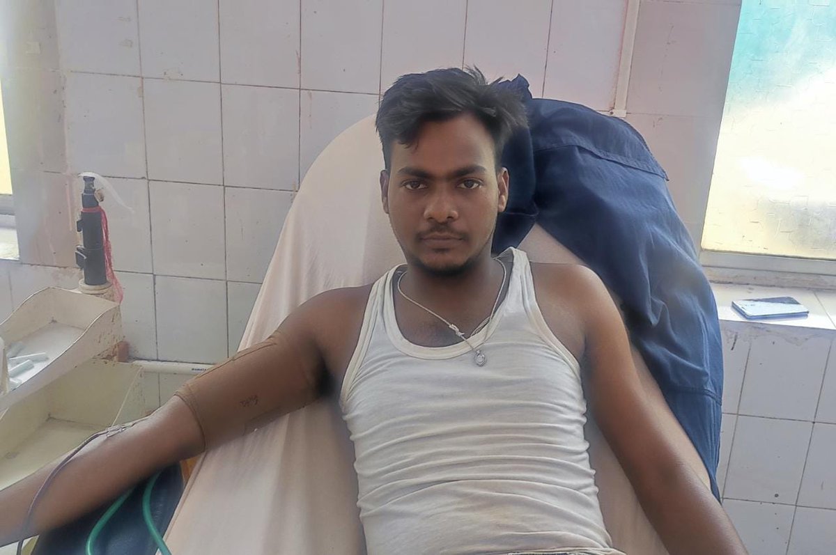 rotaract3262's tweet photo. Rotaract Club of Birupa Arranged 1 Emergency Blood Donor to donate Blood At- Red Cross Blood Bank Cuttack for a needy Patient.Thank the Donor's Name- Akash Kumar Das for his Noble job.

#rotaractdistrict3262 
#rotaryinternational 
#ServeToChangeLives
#teamchangemaker https://t.co/JhhDJv0uwZ