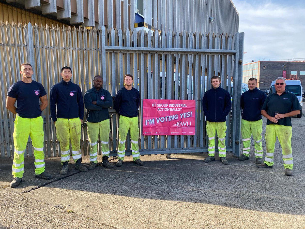 cwuglc252's tweet photo. London Civils engineers are voting yes! @CWUnews #voteyes https://t.co/tF9ijUzWdY