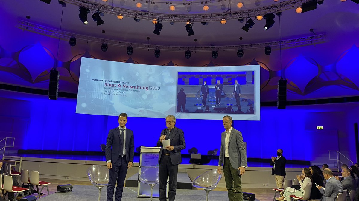 Andreas_Dochow's tweet photo. Gute Einblicke der ukrainischen Anstrengungen zur Digitalisierung ihres Staates von Alexander Rodnyansky @arodnyansky #Zukunftskongress https://t.co/IuNpmbt7W1