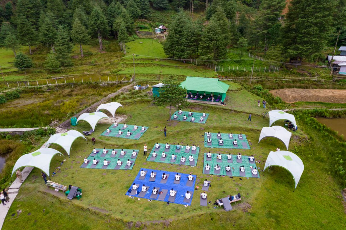 DiproZiro's tweet photo. Hon'ble Minister @TakiTage led the #InternationalYogaDay celebrations at the serene Siikhe Lake today. DC Shri Bamin Nime,HoDs, Students and BJP karyakartas joined the event.
@ArunachalDIPR @PMOIndia @moayush @ArunachalCMO @AkamArunachal https://t.co/JP9QU11eF0