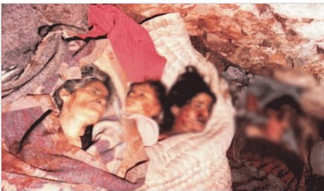 FrtCakiroglu's tweet photo. 20 Haziran 1987: PKK lı teröristler Mardin'in Ömerli ilçesi Pınarcık köyünde 16'sı çocuk 30 kişiyi vahşice katletti. 

Kim PKK’ya sempatik gözle bakıyorsa katilliğe ortaktır. https://t.co/4y4dGG5vO0
