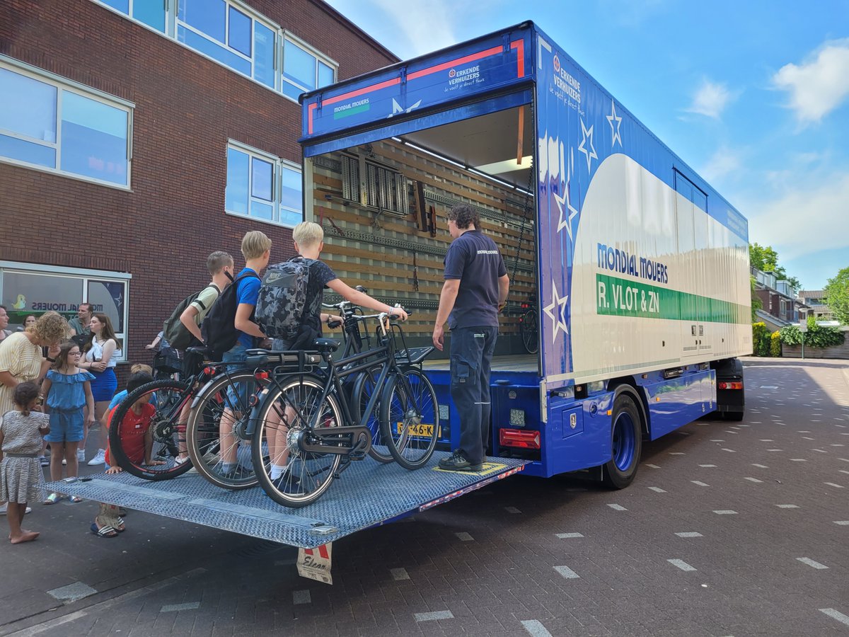 Ook dit jaar hebben we de fietsen van groep 8 leerlingen naar het schoolkamp van de Koningin Wilhelminaschool uit Hardinxveld-Giessendam gebracht!