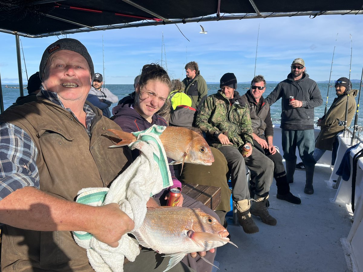 samueltowen's tweet photo. Short notice but managed to grab a few mates to get off farm with @RST_Waikato and spend a few hours fishing . Plenty of happy faces and plenty of Kai Moana to feed the whanau when we returned . https://t.co/DT7Gl5w5PJ