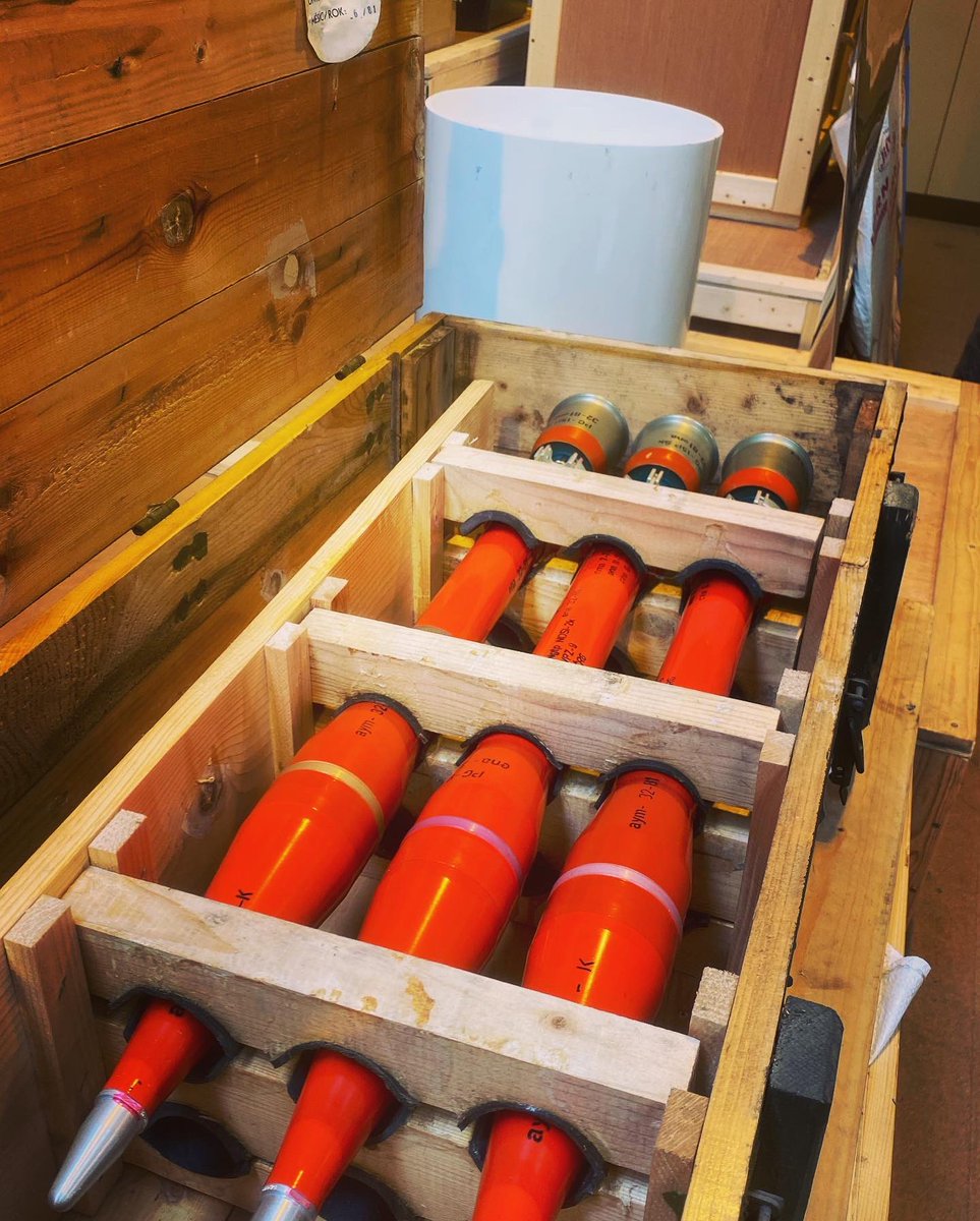info_intrepid's tweet photo. Deactivated Crate of PG-15 HEAT 73 mm Rocket Launchers, note the word Deactivated🙄🙄🙄, with clear Acylic and a glass top will make a lovely bookshelf, well 3 in fact https://t.co/vH6vuhumeU