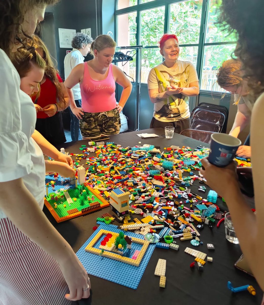 AreaEmpleoFSMLR's tweet photo. ✈️ New #RuralEmployabilityNetwork journey 🍃👥! We have visited in #Milan (#Italy 🇮🇹) the 'Youth Reworking Rural' Project of #CIAPE, one of the member entities of our network. It has shared its methodology for prototyping #projects for #YouthEntrepreneurship 🔹 So cool! #Thanks https://t.co/RswMLXqPlc