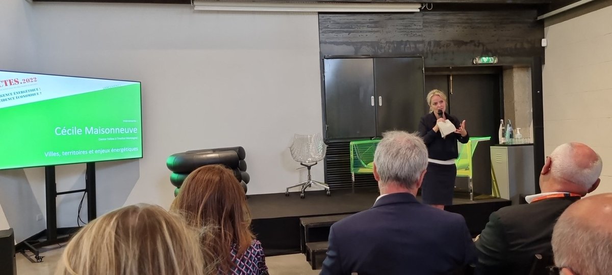 BrunoPaternot's tweet photo. #actes2022 de @Technilum 
@CcilMaisonneuve ouvre les réflexions sur l'espace, le temps et l'énergie. 
Incroyable mais je suis vraiment  d'accord avec (presque) tout ! @i_montaigne, comme quoi 🙃 https://t.co/mMKnjaNUmf