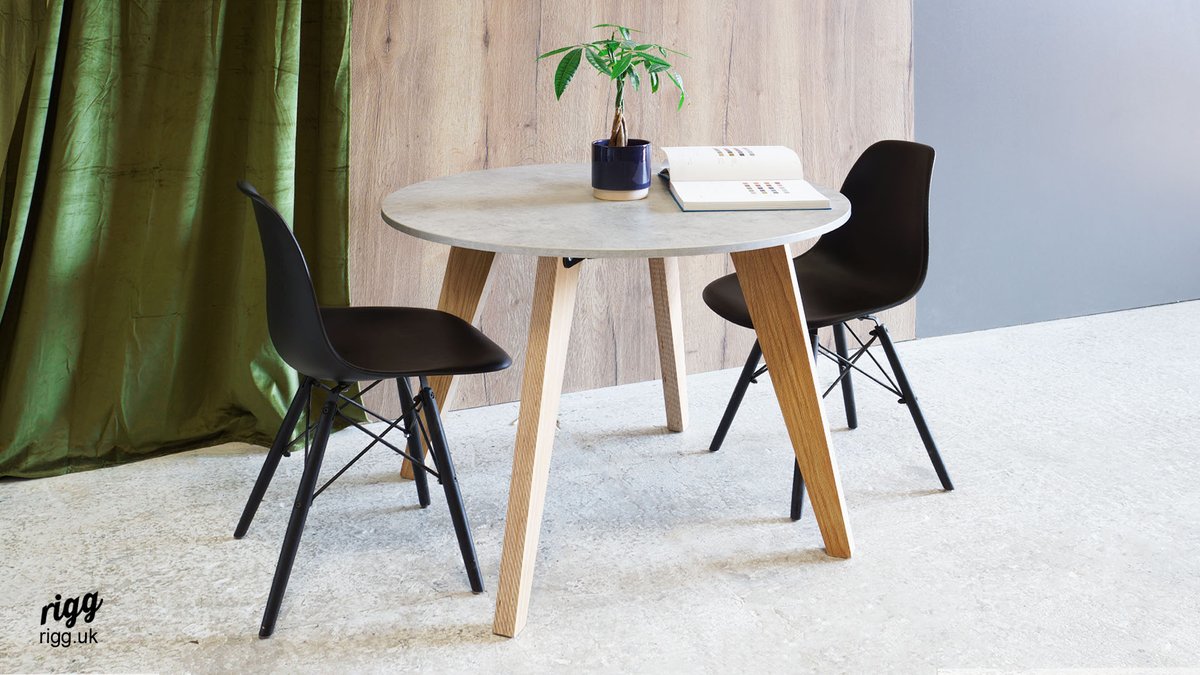 rigguk's tweet image. #SmallTable #RoundTable
Round Halo table, birch plywood legs with Egger Light Grey Chicago Concrete laminate. This table is ideal for small spaces, it being in a canteen, in a café or coffee shop.