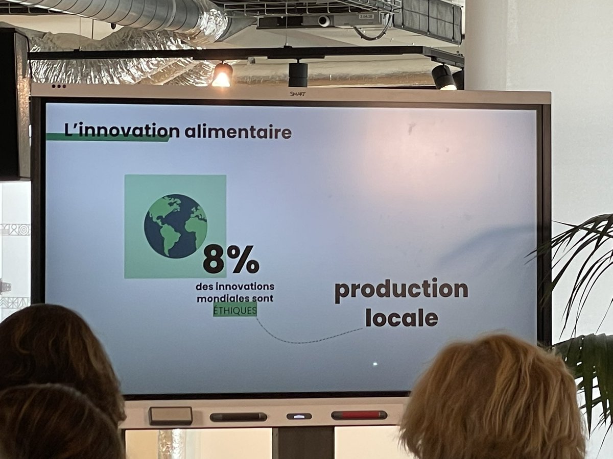 olivier_frey's tweet photo. 2eme grande tendance : la RSE. Les conso attendent par exemple une reduction du plastique et des emballages. Réponse des industriels : 8% des innovations sont éthiques. https://t.co/joahTGio38