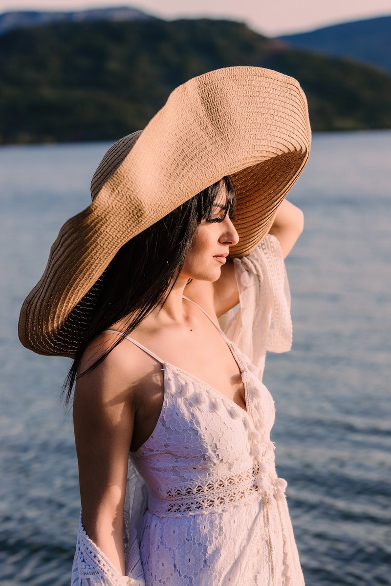 JulesRoques's tweet photo. COMMANDE • LÉA 
Quelques photos de notre séance portrait au Lac du Salagou avec @lea_paitre

#photographemontpellier #montpellier #beziers #sete #photographe #portraits #lacdusalagou https://t.co/9UTPNkawwV