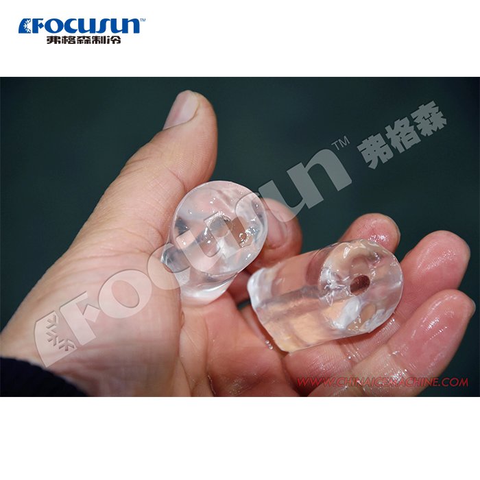 FocusunWendy's tweet photo. 🎡20ton #focusun ice tube making machine has main equipments such as: compressor refrigerating system, evaporator system, cooling system.... All the comonents are famous brands and Focusun owned technology.
🎡#focusun fully automatic ice packing machine can also be  customized. https://t.co/KeXx8fBvOB