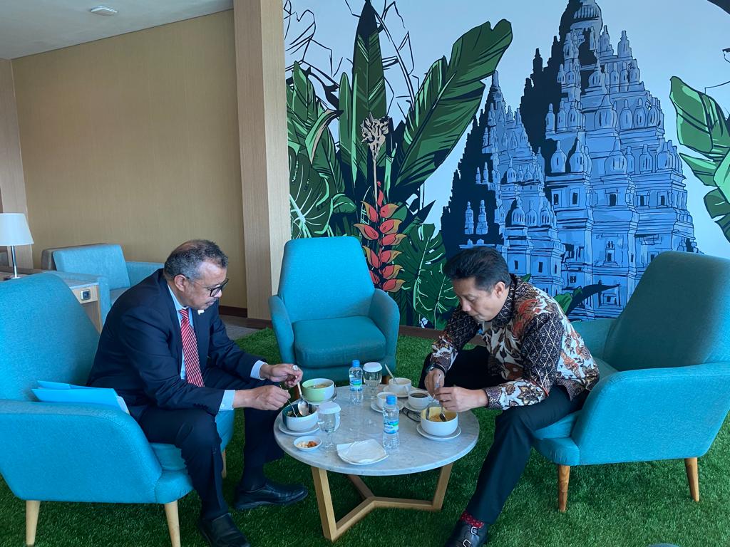 Sarapan pagi dengan Indomie. Indomie selera kita semua 🇲🇨🥰 @DrTedros @WHO @BudiGSadikin @KemenkesRI