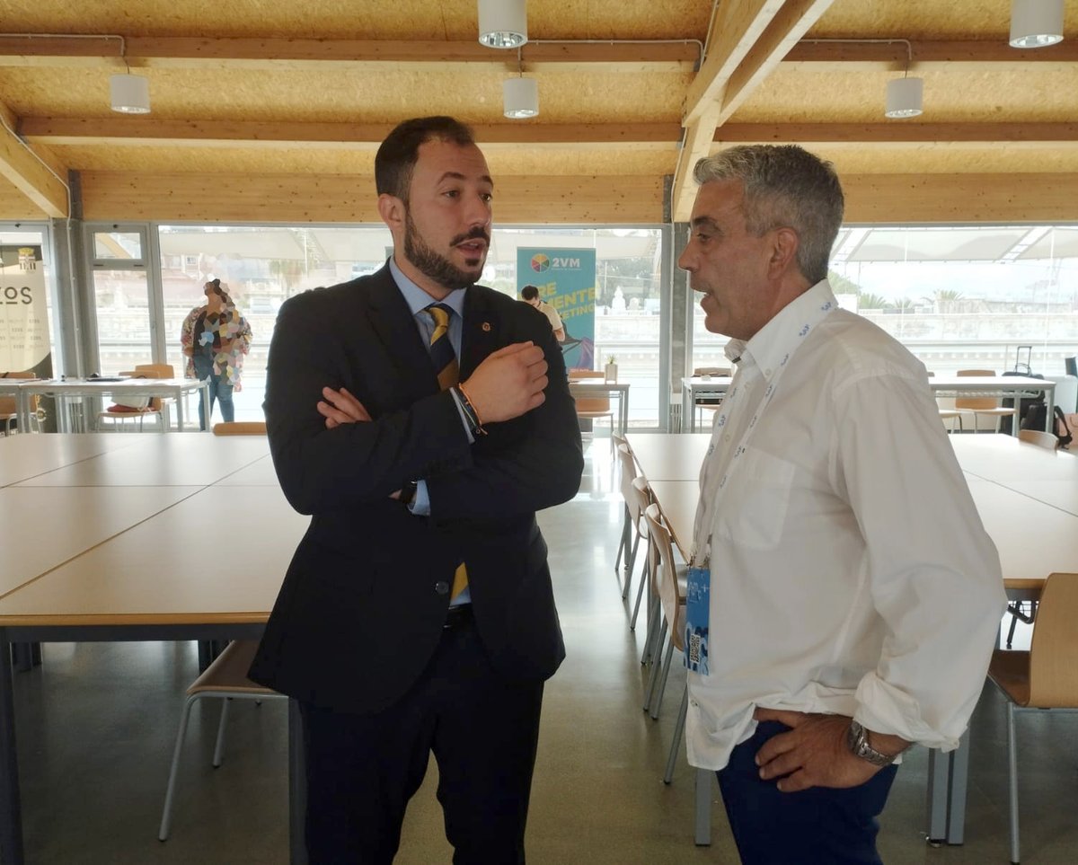 PuzzleComunicDg's tweet photo. Agradecemos a @morales_fmg 🙂y a las técnicas del @AytoLorca habernos dedicado unos minutos ⏰para hablar de Lorca y los tours 🤖 virtuales 3D.
Estamos orgullosos ☺️de haber realizado, con @AytoLorca , el vídeo 📹promocional de Lorca para @fitur_madrid :
➡️https://t.co/n0hcw1P5Ao https://t.co/eLHequvTK4